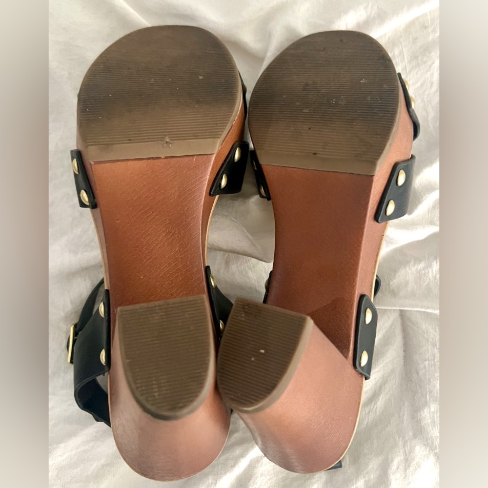 👑✅PRICE FIRM✅Black and Brown Strappy Studded Sandals - Picture 11 of 16